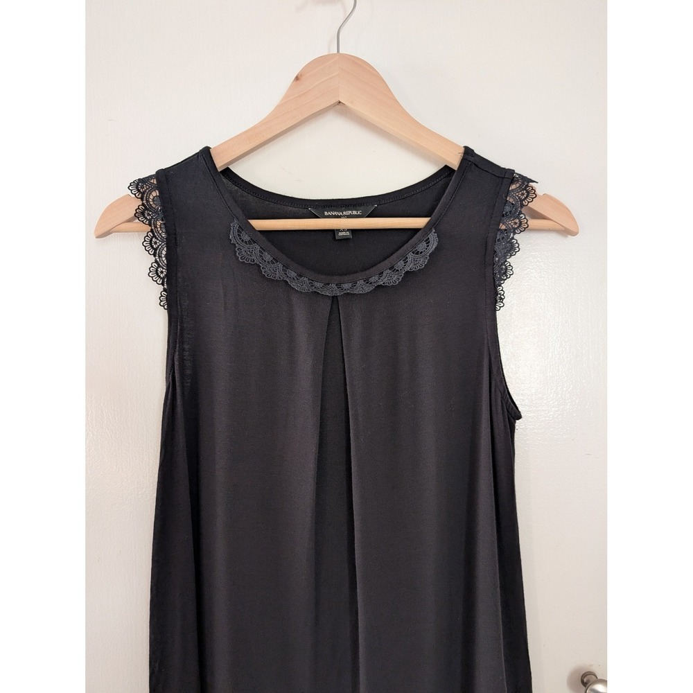 Banana Republic Black Sleeveless Lace Trim Pleated Scoop Neck Top XS Office Work